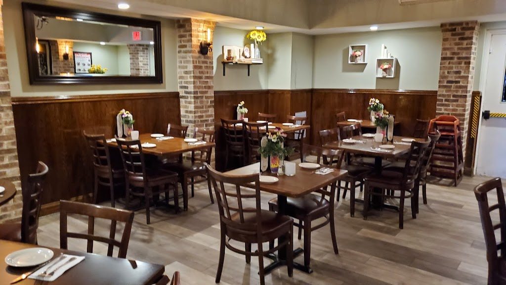 Salvinos Pizza and Restaurant 11784