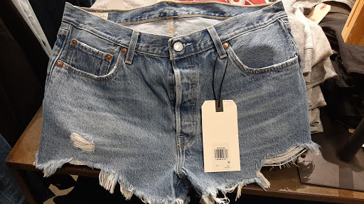 Stores to buy men's jeans Orlando