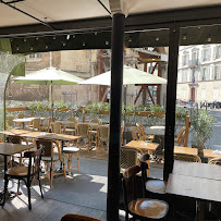 Atmosphère du Restaurant de fruits de mer Ma Cachette à Paris - n°1