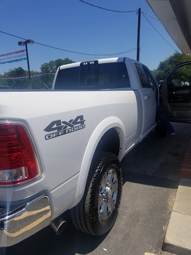 Used Car Dealer «Bluebonnet Chrysler Dodge», reviews and photos, 547 S Seguin Ave, New Braunfels, TX 78130, USA