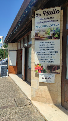 Les halles paysannes à Les Eyzies