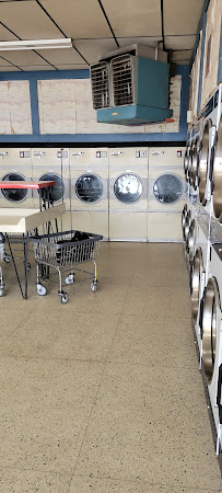 Van Slyke Laundromat & Cleaner - Photo 5 - Car repair in Flint, MI, Flint