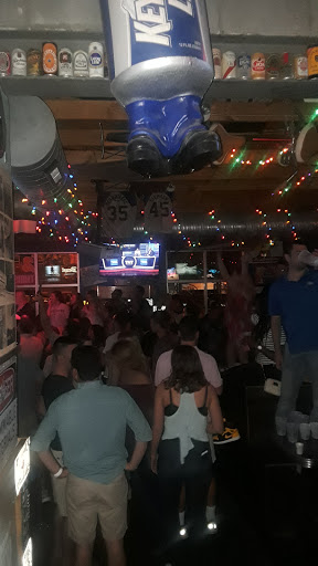 Live Music Bar «Tin Roof», reviews and photos, 303 S Limestone, Lexington, KY 40508, USA