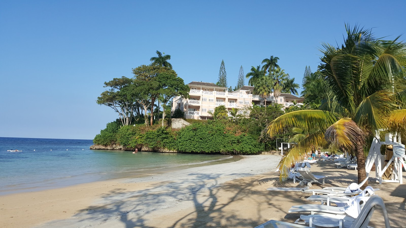 Foto von Shaw Park Beach teilweise hotelbereich