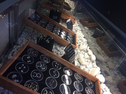 Body Piercing Shop «Artisan Body Piercing And Tattoo», reviews and photos, 5720 Hoggard Rd, Norfolk, VA 23502, USA