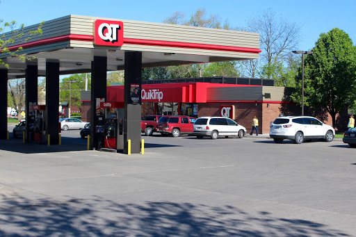 Gas Station «QuikTrip», reviews and photos, 8600 Pleasant Valley Rd, Pleasant Valley, MO 64068, USA
