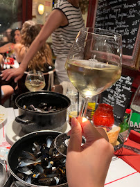 Vin du Restaurant français L'Anvers du Décor à Paris - n°8
