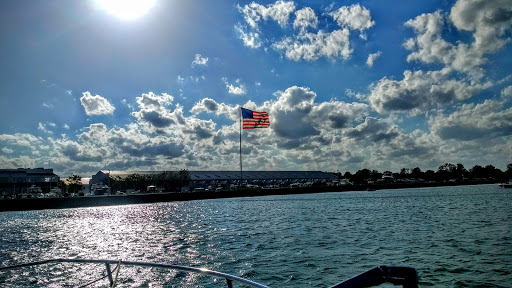 Marina «MacRay Harbor», reviews and photos, 30675 N River Rd, Harrison Charter Township, MI 48045, USA