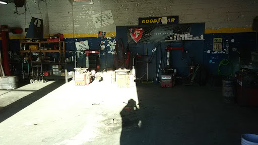 Tire Shop «Oneonta Tire Center», reviews and photos, 302 2nd Ave E, Oneonta, AL 35121, USA