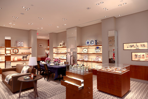 Leather Goods Store «Hermès», reviews and photos, 944 Palmer Alley NW, Washington, DC 20001, USA