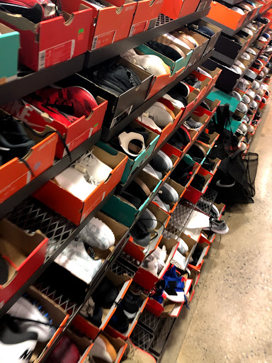 Sporting Goods Store «Nike Factory Store», reviews and photos, 20 Killingworth Tpke #155, Clinton, CT 06413, USA