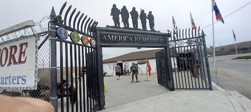 J & S Surplus & Outdoor Store, 1956 CA-1, Moss Landing, CA 95039, USA, 