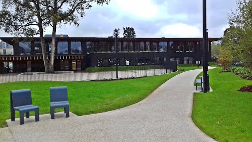 GROUPE SCOLAIRE PARC DE MONTJOIE à Saint-Cyr-sur-Loire