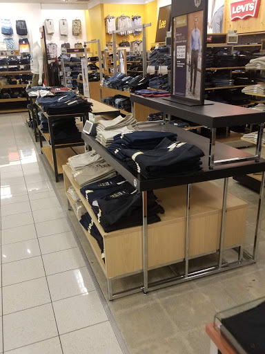 Shopping Mall «Encinitas Village Shopping Center», reviews and photos, 111 N El Camino Real, Encinitas, CA 92024, USA