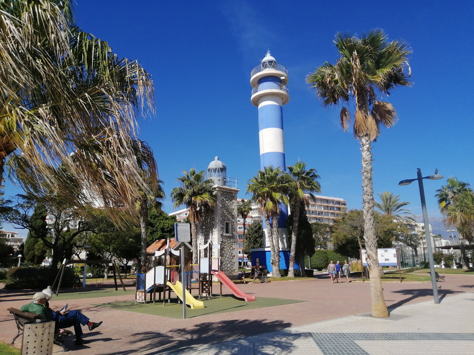 Fotografija Playa de Torre del Mar in naselje