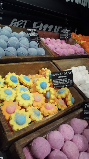 Cosmetics Store «LUSH», reviews and photos, 1961 Chain Bridge Rd, McLean, VA 22102, USA