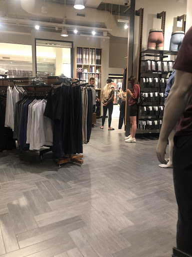 Sportswear Store «lululemon athletica», reviews and photos, 152 South Avenue, Bloomington, MN 55425, USA