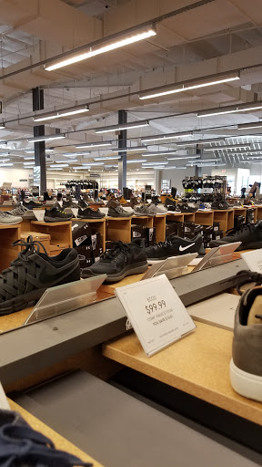 Shoe Store «DSW Designer Shoe Warehouse», reviews and photos, 2316 Monument Blvd, Pleasant Hill, CA 94523, USA