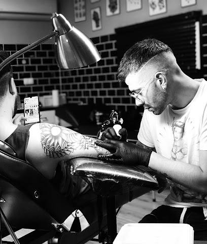 Peakink Blinders - Tattoo - Piercing & Barber Shop - Serres