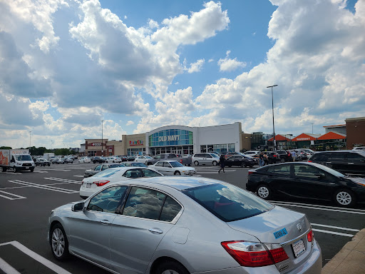 Clothing Store «Old Navy», reviews and photos, 8 Allstate Rd, Boston, MA 02125, USA