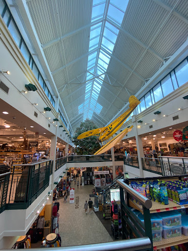 Sporting Goods Store «SCHEELS», reviews and photos, 101 Jordan Creek Pkwy #4000, West Des Moines, IA 50266, USA