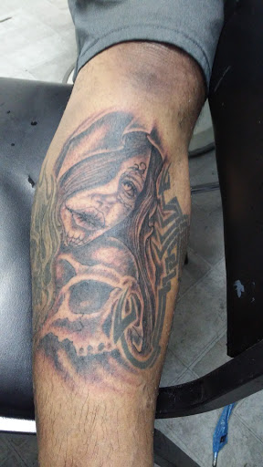 Tattoo Shop «Royal Ink», reviews and photos, 6408 Gulf Fwy, Houston, TX 77023, USA