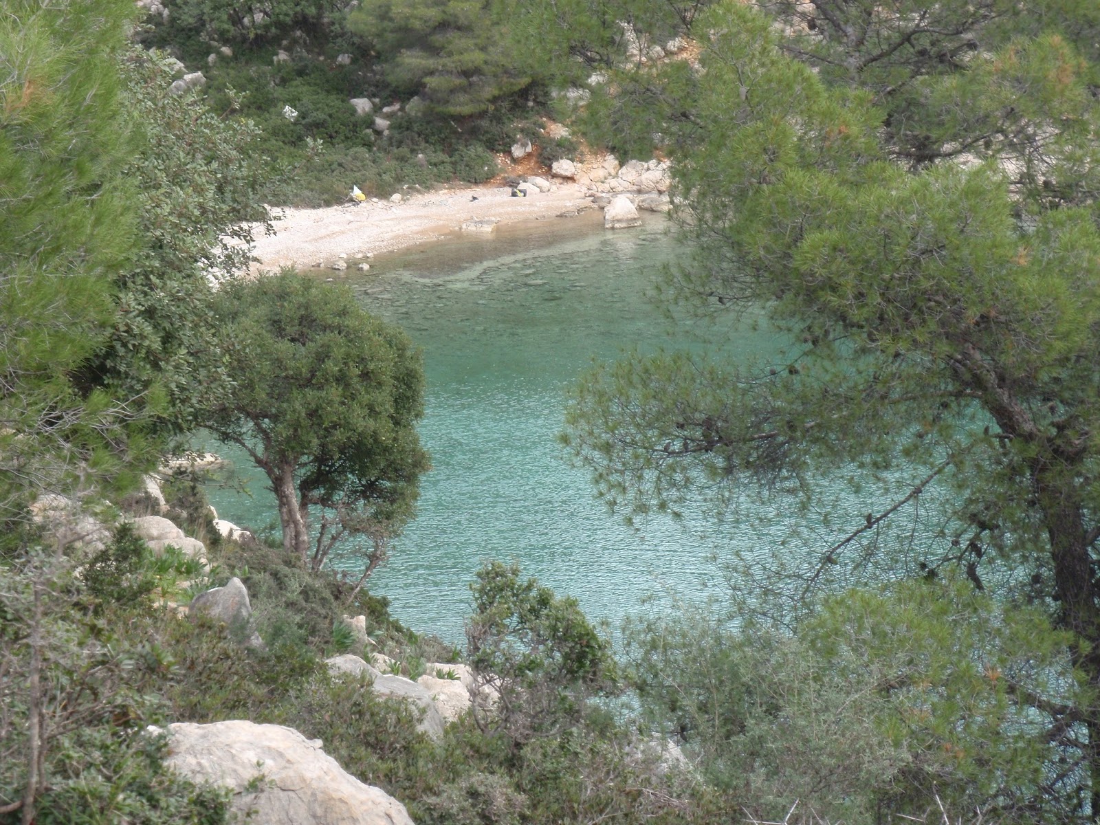 beach Sarantakoupi'in fotoğrafı çok temiz temizlik seviyesi ile