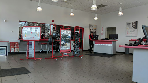 Tire Shop «Discount Tire Store - Northglenn, CO», reviews and photos, 355 E 120th Ave, Northglenn, CO 80233, USA