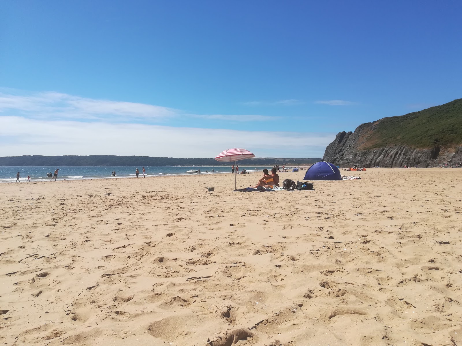 Photo of Oxwich Bay beach with small bay
