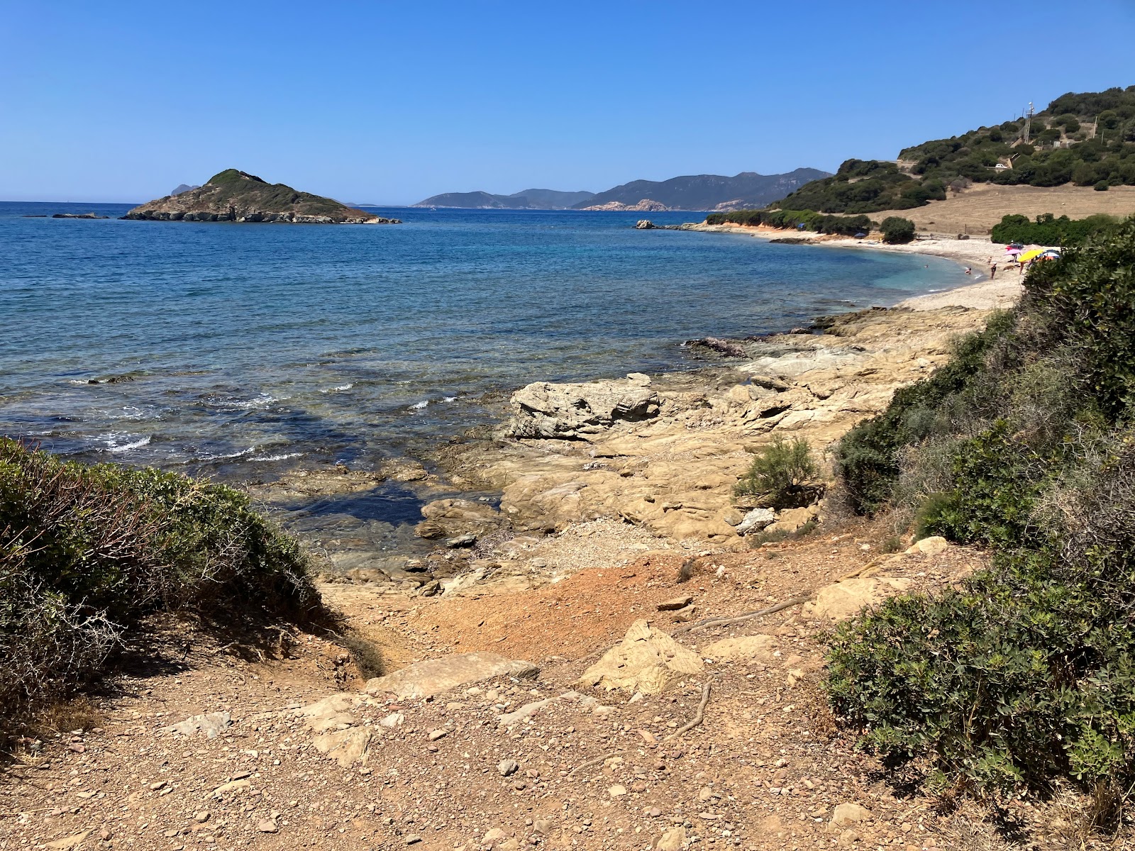 Foto von Campionna Beach mit sehr sauber Sauberkeitsgrad