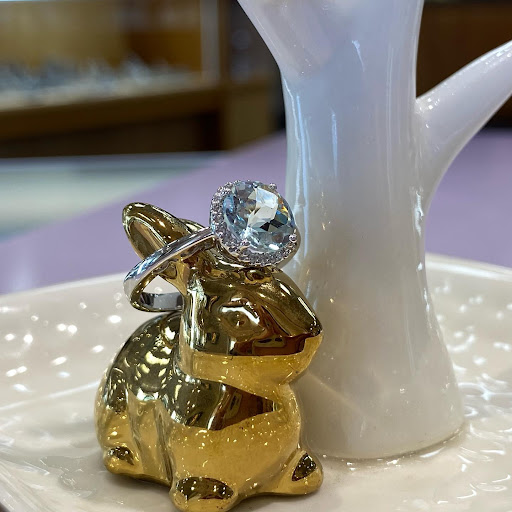 Jewelry Store «Royal Jewelers», reviews and photos, 4505 Shelbyville Rd Ste 101, Louisville, KY 40207, USA