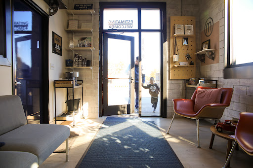 Auto Body Shop «Mannes Body Shop», reviews and photos, 500 Chicago Dr, Holland, MI 49423, USA