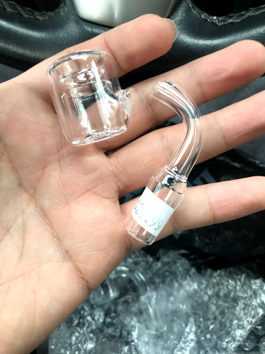 Tobacco Shop «Smoke & Vape», reviews and photos, 3316 W Lawrence Ave, Chicago, IL 60625, USA