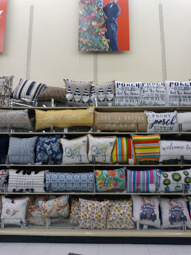 Craft Store «Hobby Lobby», reviews and photos, 200 S Randall Rd, Elgin, IL 60123, USA