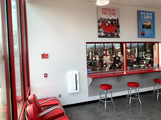 Tire Shop «Discount Tire Store - Brentwood, TN», reviews and photos, 7135 Bakers Bridge Ave, Brentwood, TN 37027, USA