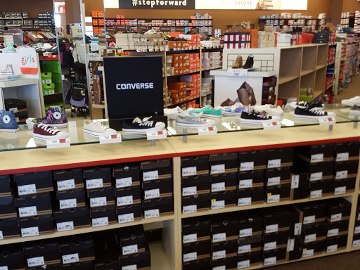 Shoe Store «Famous Footwear», reviews and photos, 14929 Florence Trail, Apple Valley, MN 55124, USA