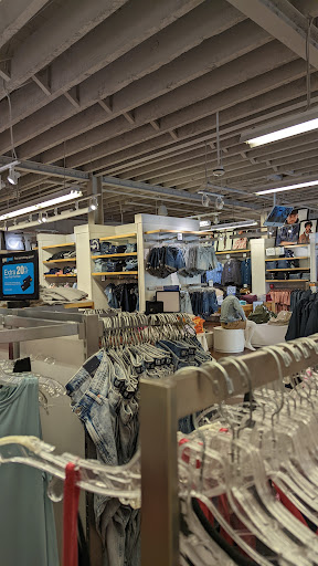 Clothing Store «Gap Outlet», reviews and photos, 40 S 69th St, Upper Darby, PA 19082, USA