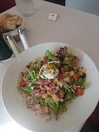 Salade Cobb du Restaurant français La Terrasse du Beaujolais à Chiroubles - n°15