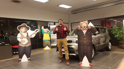 Kia Dealer «Kia of Portland», reviews and photos, 307 NE Broadway St, Portland, OR 97232, USA