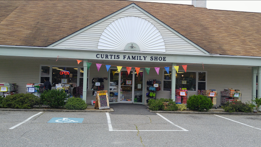 Curtis Family Shoe Store, 385 High St # C, Ellsworth, ME 04605, USA, 