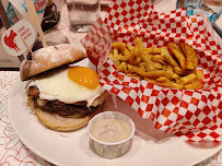Cheeseburger du Restaurant Holly's Diner à Laval - n°13