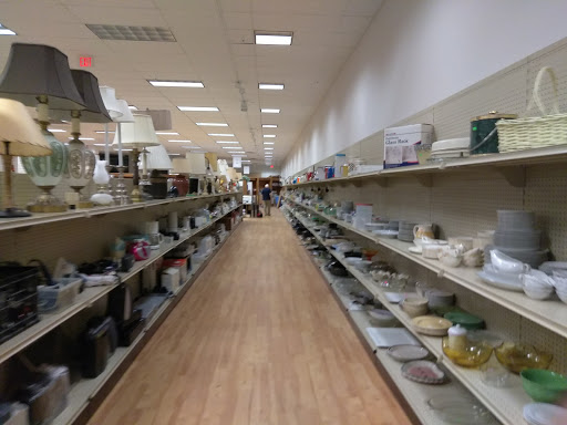 Shopping Mall «Southland Shopping Center», reviews and photos, 6944 W 130th St, Middleburg Heights, OH 44130, USA