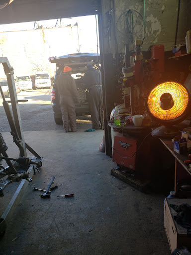 Auto Repair Shop «L.A AUTO SERVICE», reviews and photos, 2124 Edmondson Ave, Baltimore, MD 21223, USA