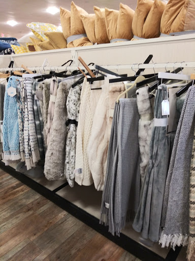 Department Store «HomeGoods», reviews and photos, 4201 Towne Center Dr, Louisville, KY 40241, USA