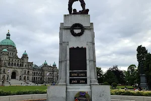 Victoria Cenotaph image