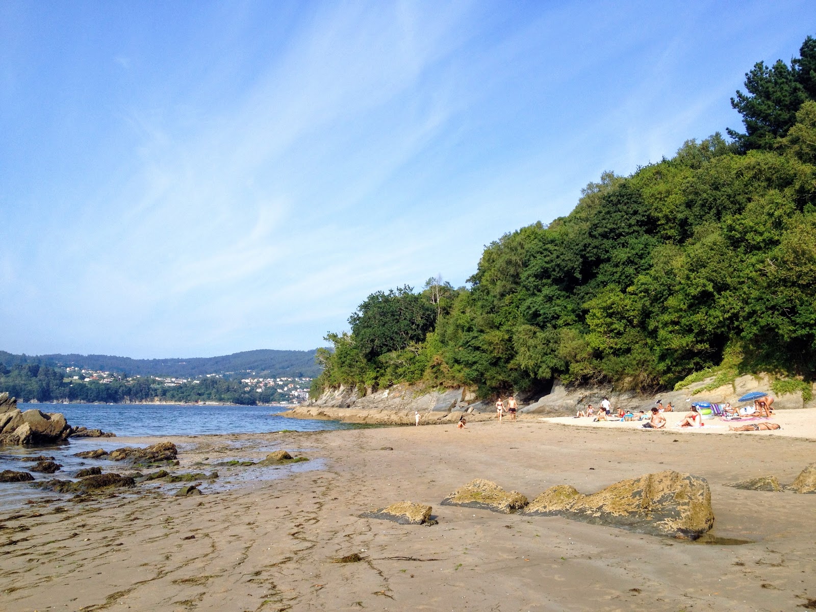 Foto de Praia de Centrona con calas medianas