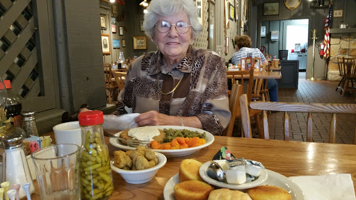 American Restaurant «Cracker Barrel Old Country Store», reviews and photos, 4680 Lenoir Ave, Jacksonville, FL 32216, USA