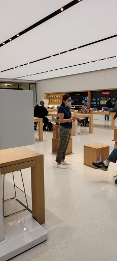 Computer Store «Apple Orland Square Mall», reviews and photos, 428 Orland Square Dr, Orland Park, IL 60462, USA