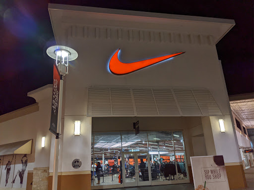 Clothing Store «Nike Factory Store», reviews and photos, 2950 I-20 Frontage Rd #755, Grand Prairie, TX 75052, USA