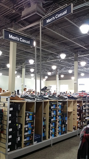 Shoe Store «DSW Designer Shoe Warehouse», reviews and photos, 5031 Shoppes Blvd, Moosic, PA 18507, USA